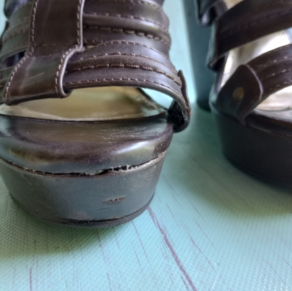 Xhilaration Wedge Brown Strappy Open Toe Heels: US Size 6 - Picture 4 of 11